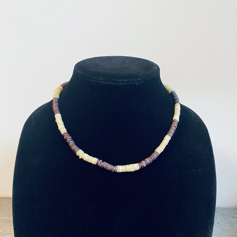 Vintage Aero 1987 Shell 17” Necklace